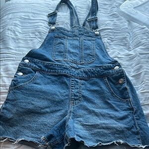 No Boundaries size 4 6 distressed hem Denim bib Overall Shorts